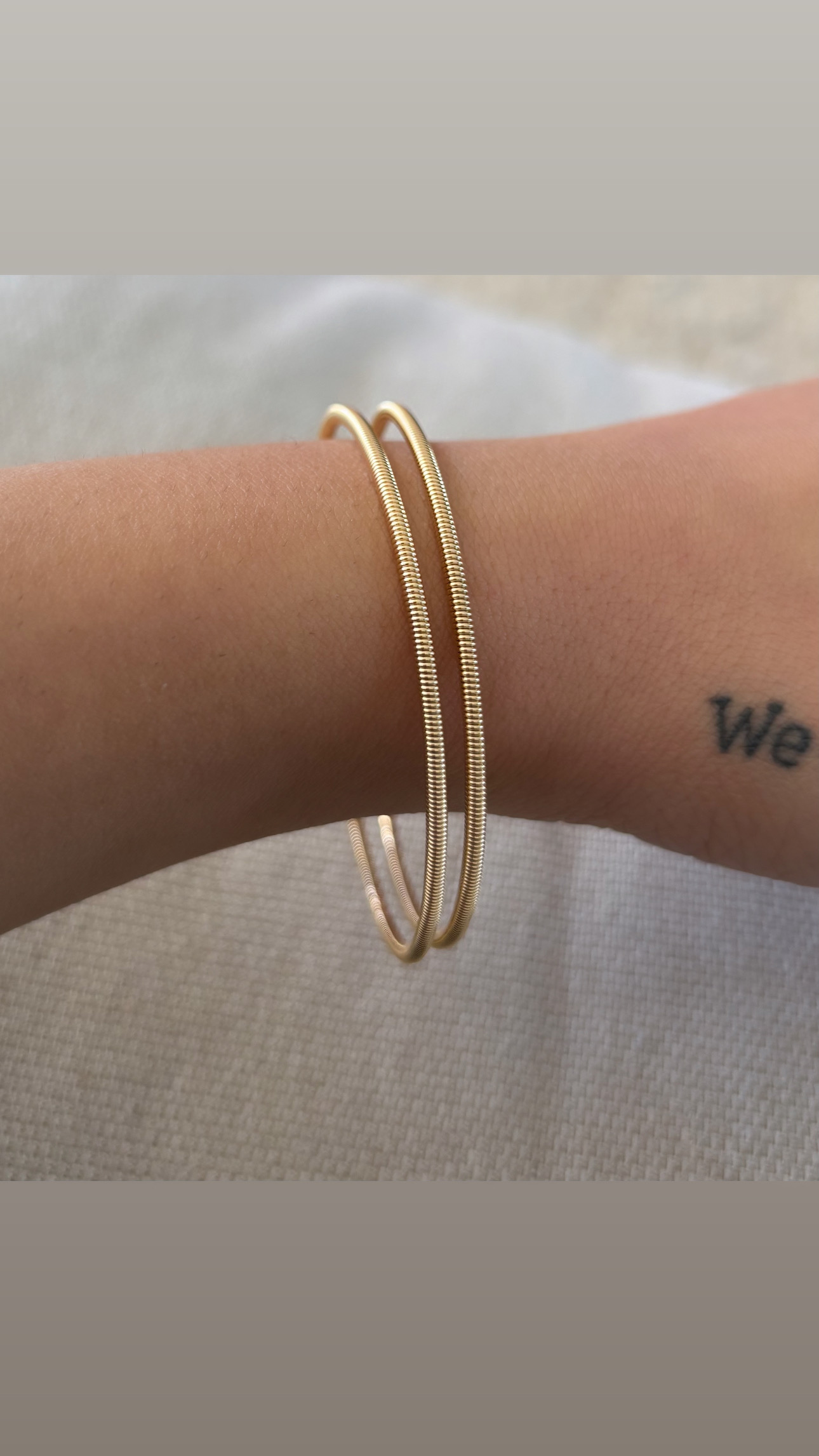 Dupla pulseira arame dourada