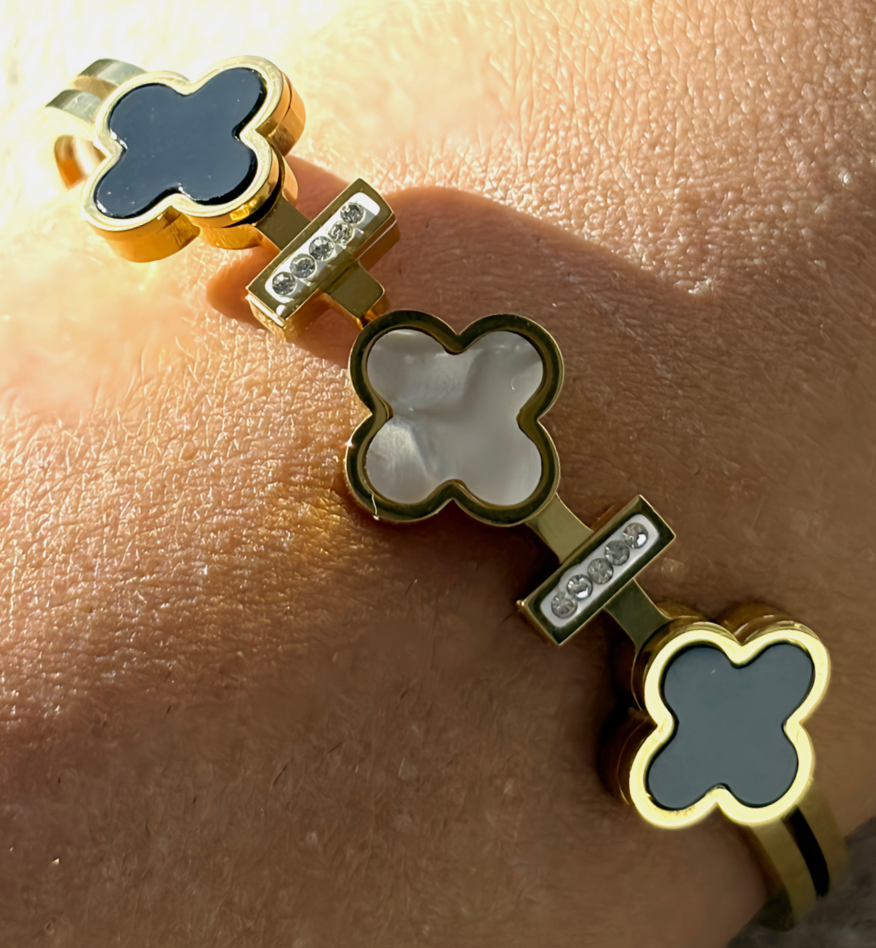 Bracelete Trevos Dourado