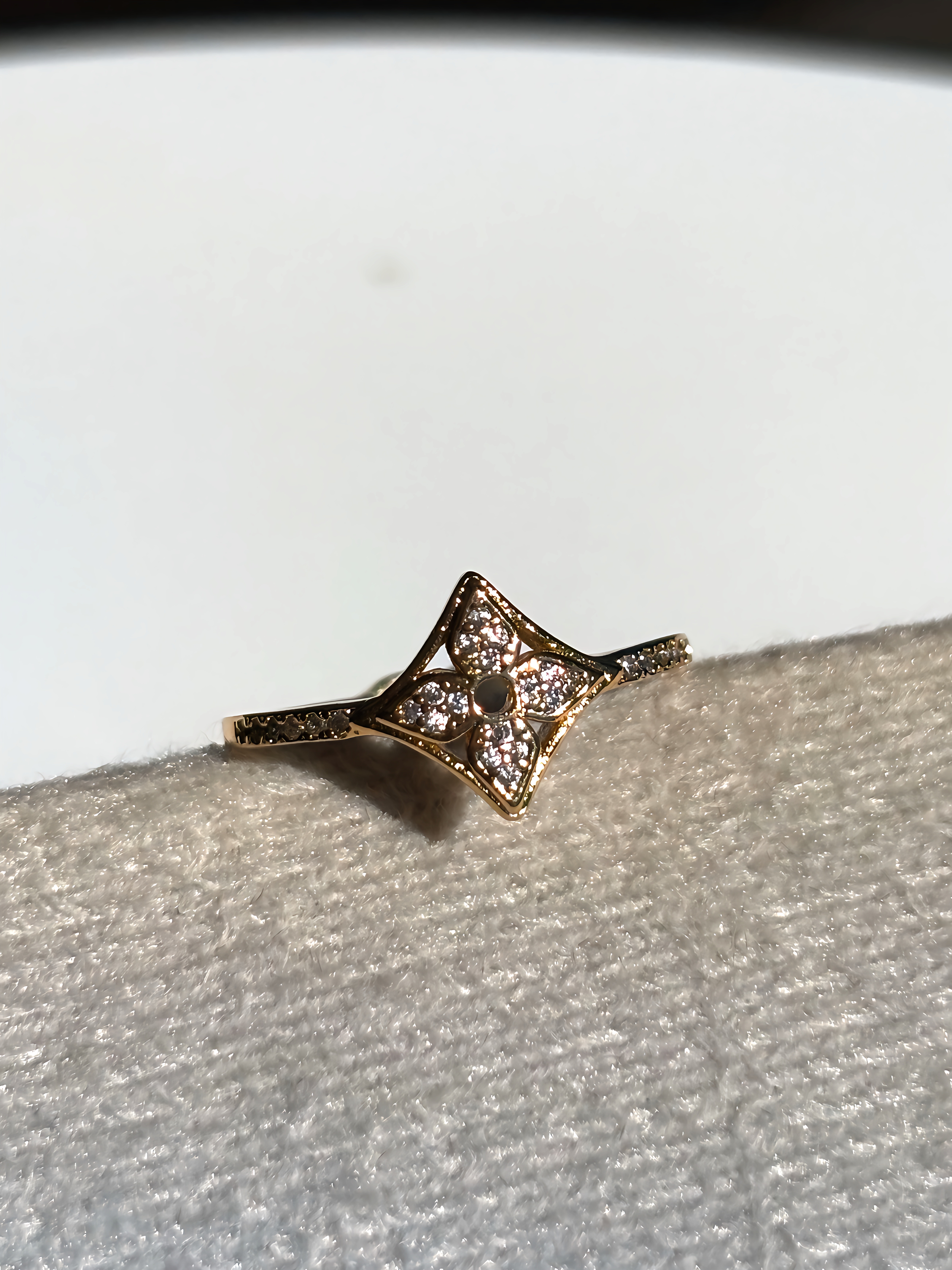 Anel Estrela com Cristais